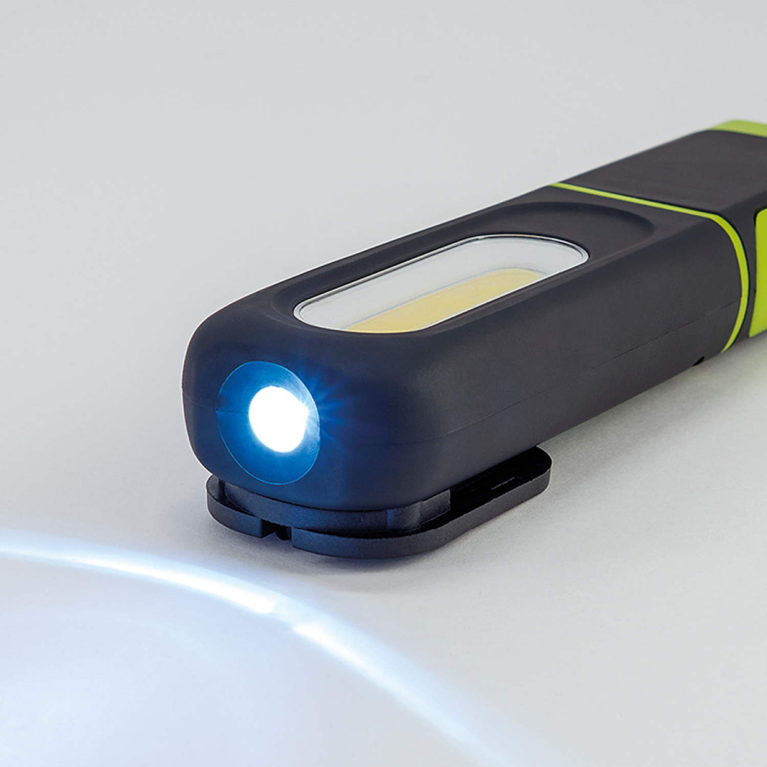 Фонарь яркий луч optimus accu v. Optimus accu. 2 mаni. Фонарь светодиодный яркий луч optimus accu pocket twist аккумуляторный. Long cob.