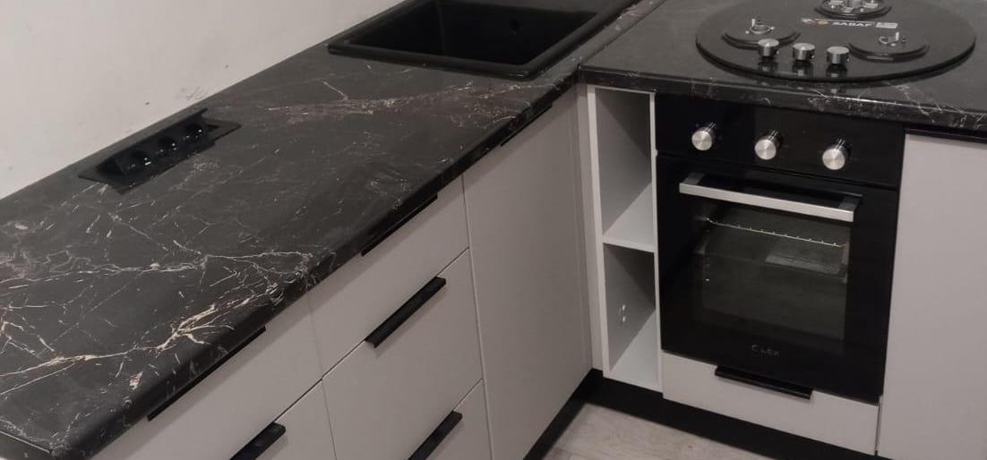 угловая кухня в хрущёвку на заказ в Волгограде