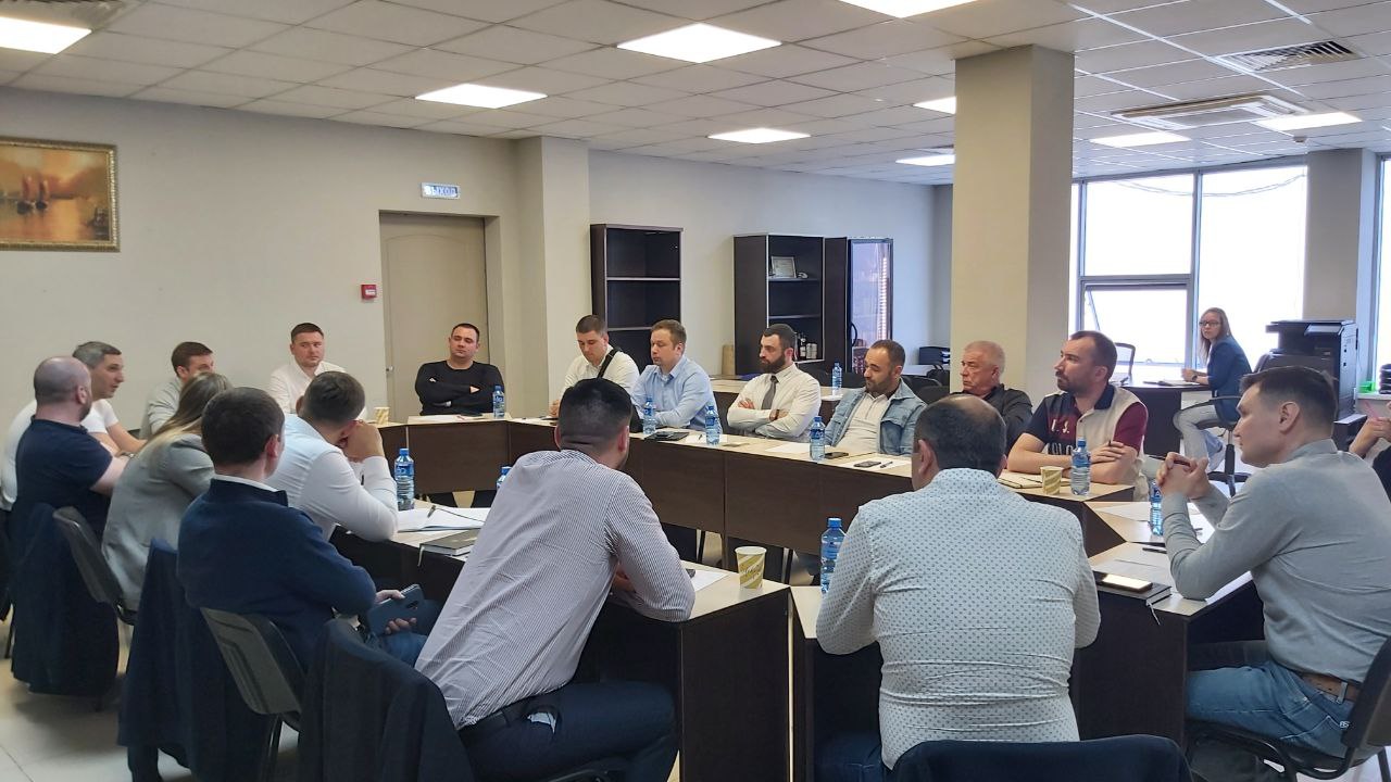 Архивное фото: первый круглый стол Сообщества Логистов Юга России. Апрель 2023 г.