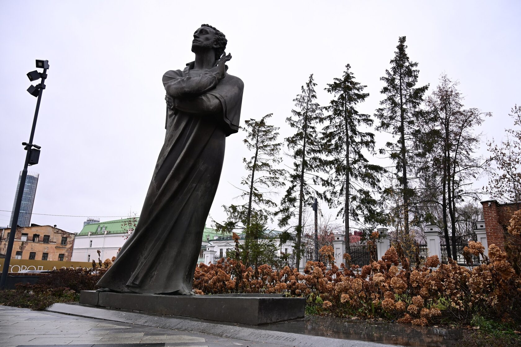 Литературный квартал на прогулке