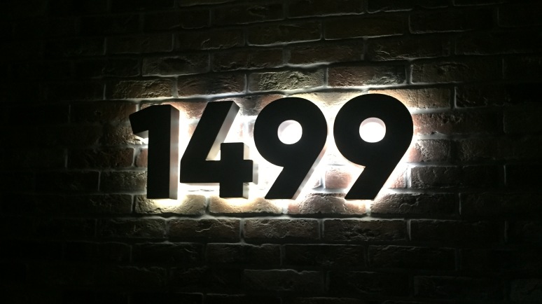 Вывеска TrendShop. Объемные буквы с контражурной подсветкой на композитной подложке