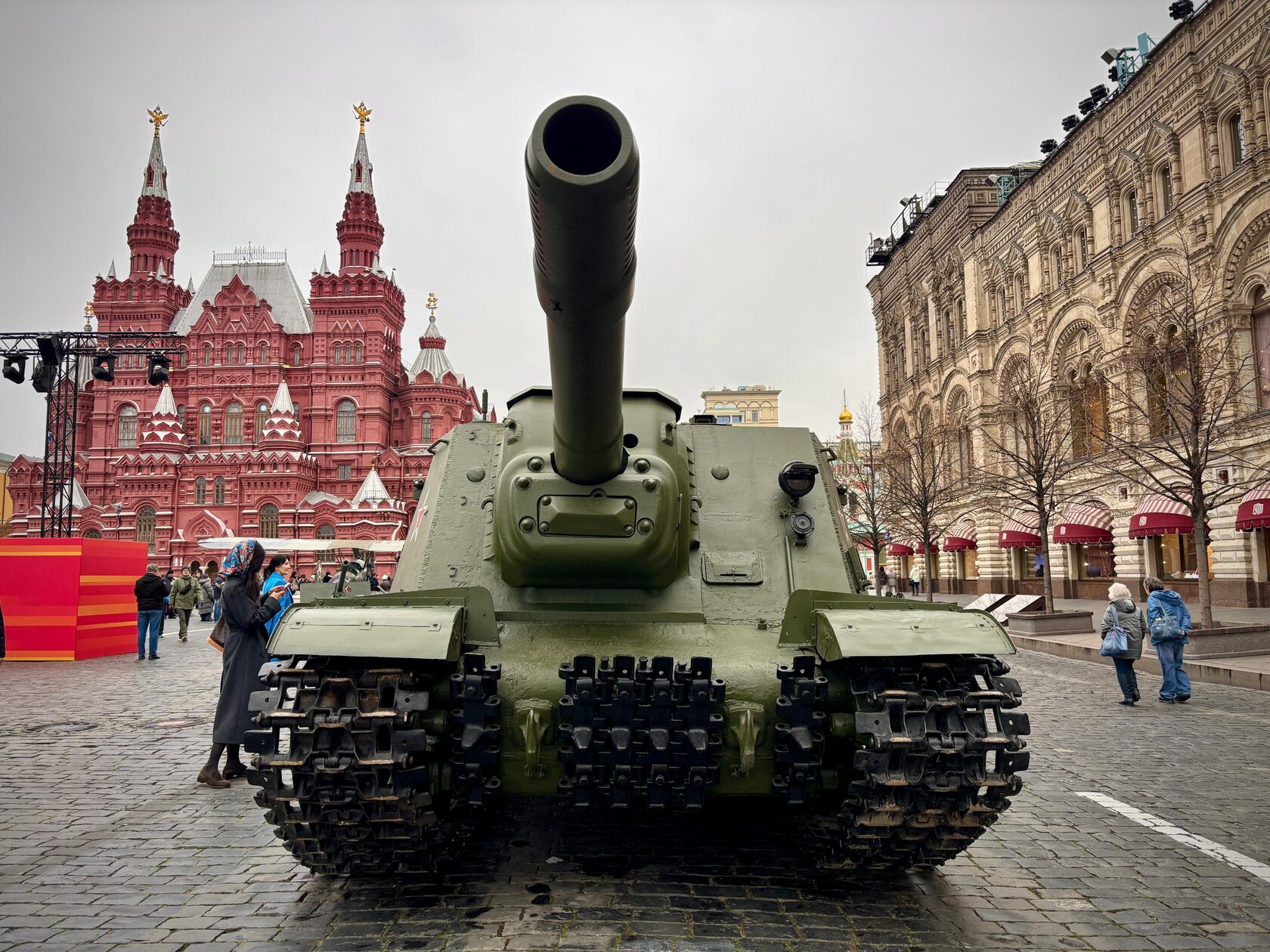 Военную технику представят на выставке в центре Москвы