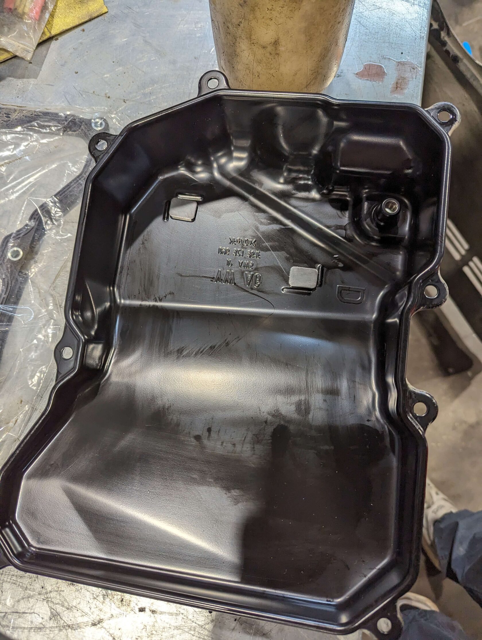 Очищенный поддон АКПП Aisin