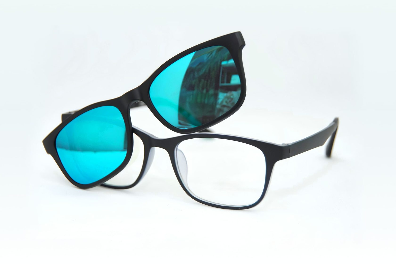 Очки с откидными стеклами солнцезащитные - стильный аксессуар для защиты глаз от яркого солнца