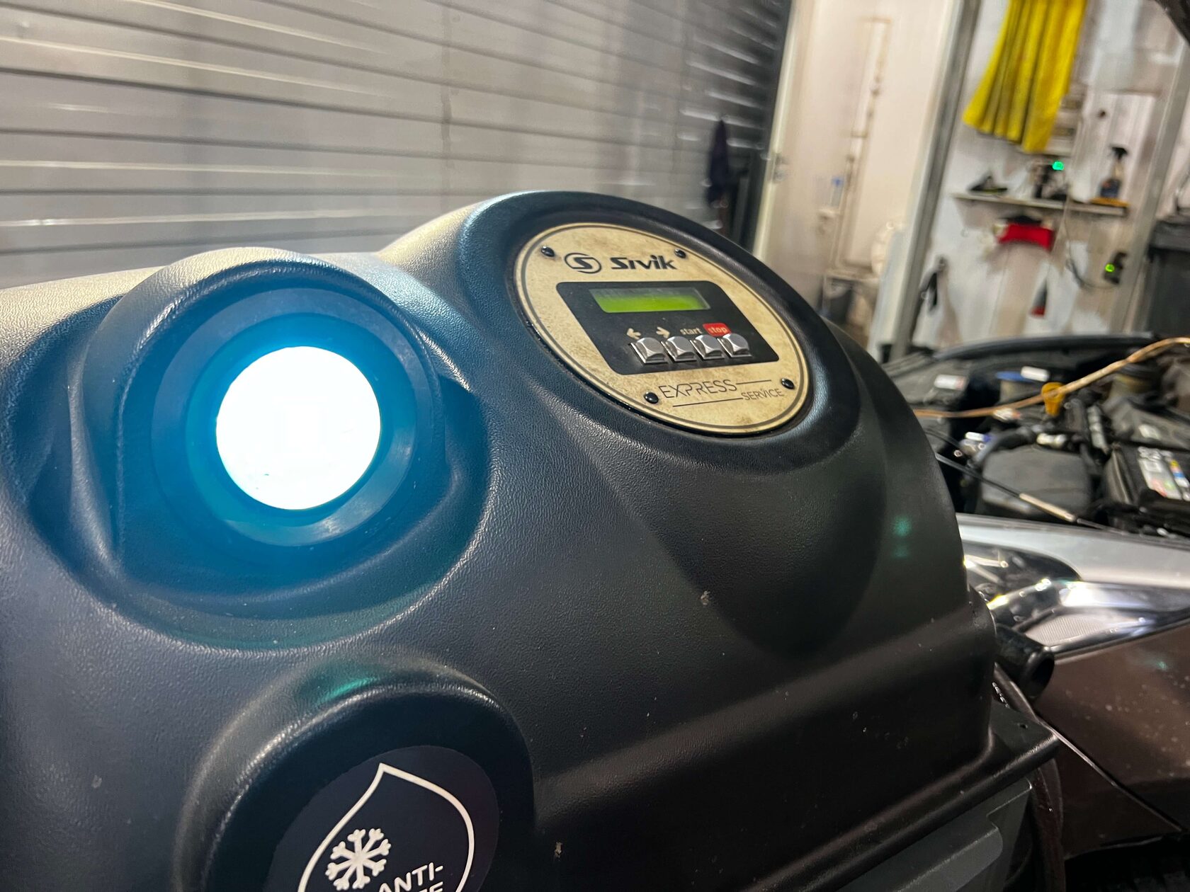 Заменили антифриз установкой