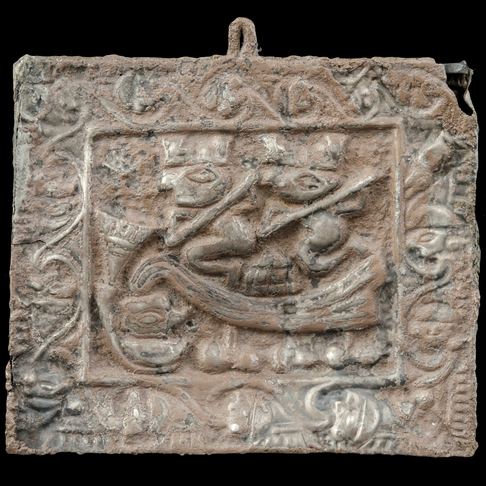 Серебряный кулон. Ламбаеке, 1000-1350 гг. н.э. Коллекция Museo de Arte de Lima.