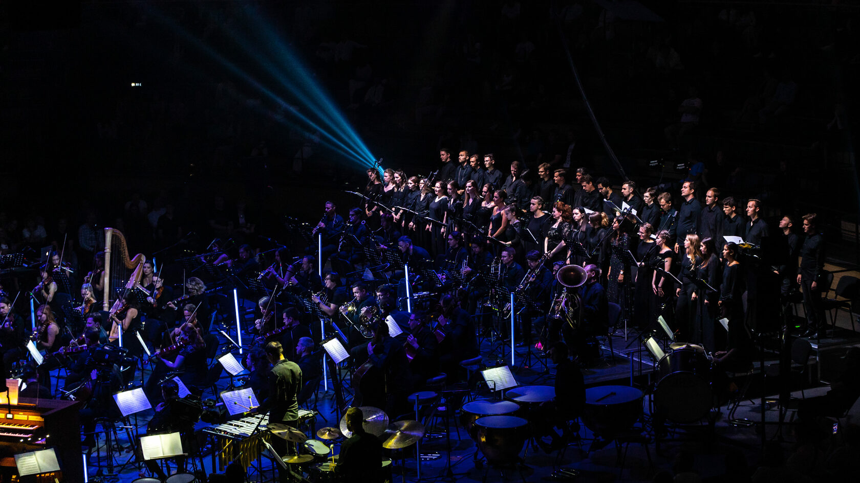 Шоу трибьют саундтреков hans zimmer s. Оркестр Империал Санкт-Петербург. Imperial Orcestra "Hans Zimmer". Синема Мидли оркестра. Ледовый дворец Imperial Orchestra.