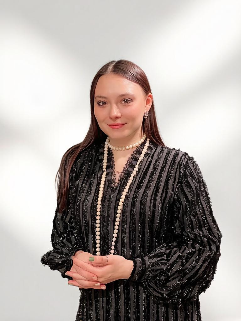 Дирижёр Евгения Ложникова