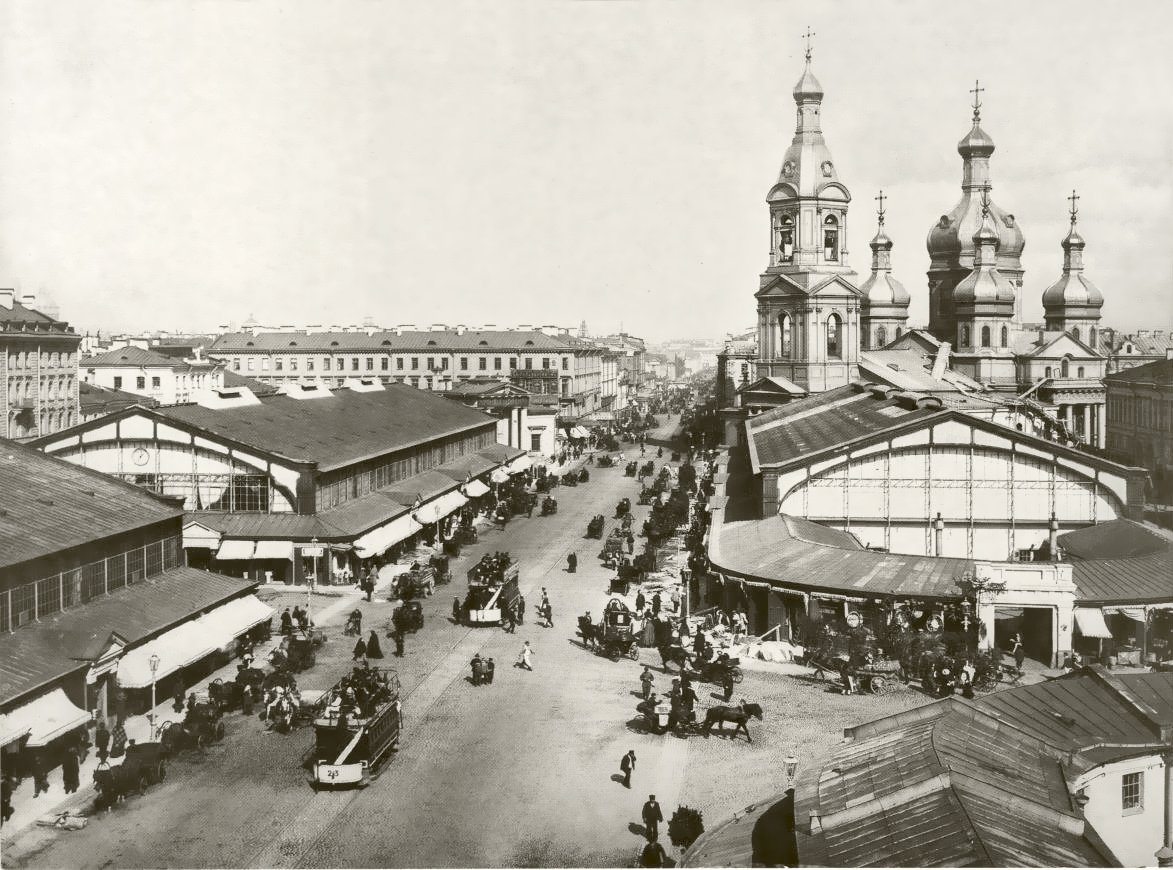 Какие нижегородские купцы уехали жить в Санкт-Петербург?