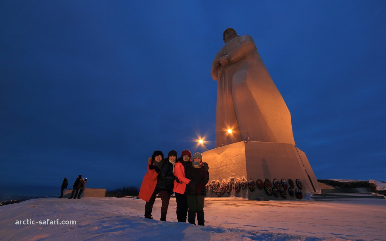 Мурманск экскурсии зимой. Arctic Safari Мурманск. Мурманск экскурсии. Мурманск обзорная экскурсия.