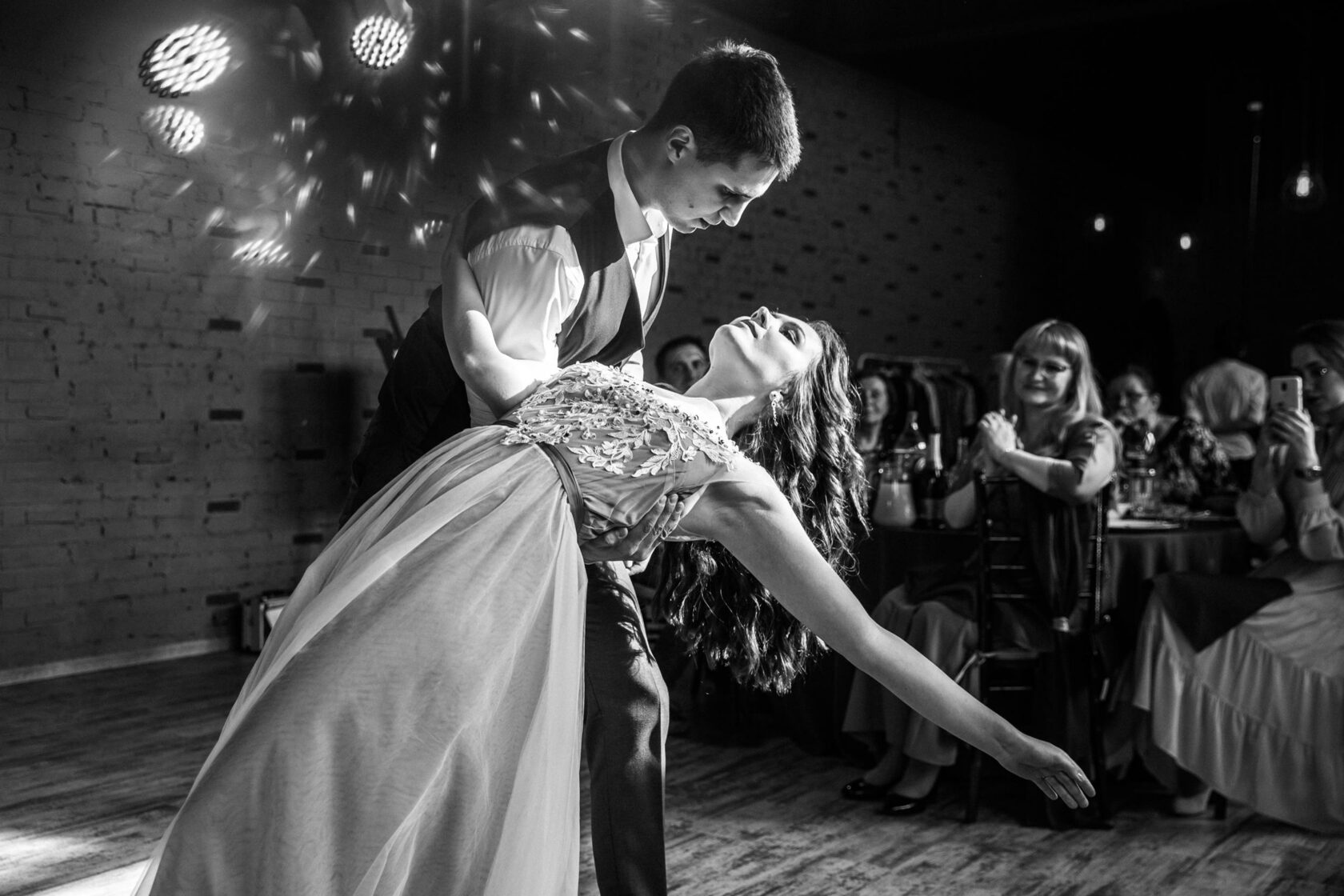 Как выбрать свадебный танец: 5 стилей разной сложности | Wedding Magazine