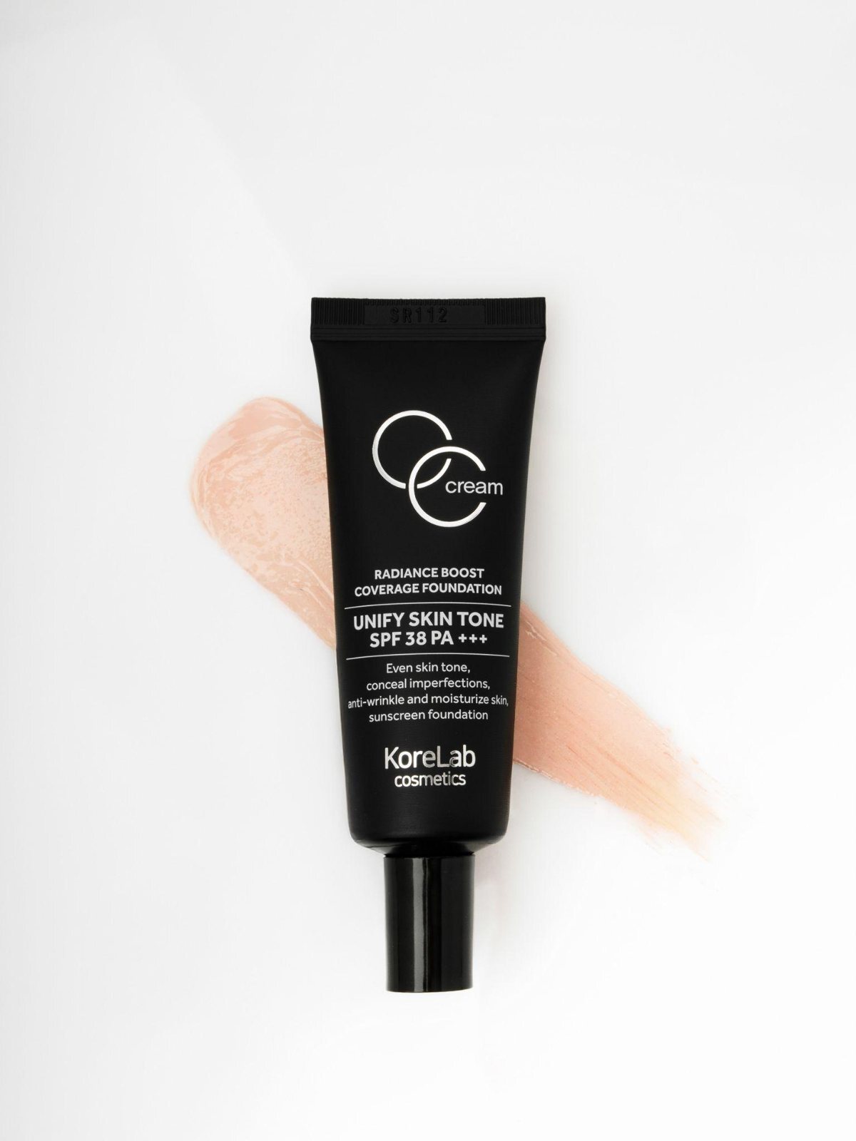 CC Cream KoreLab и мазок крема на белом фоне