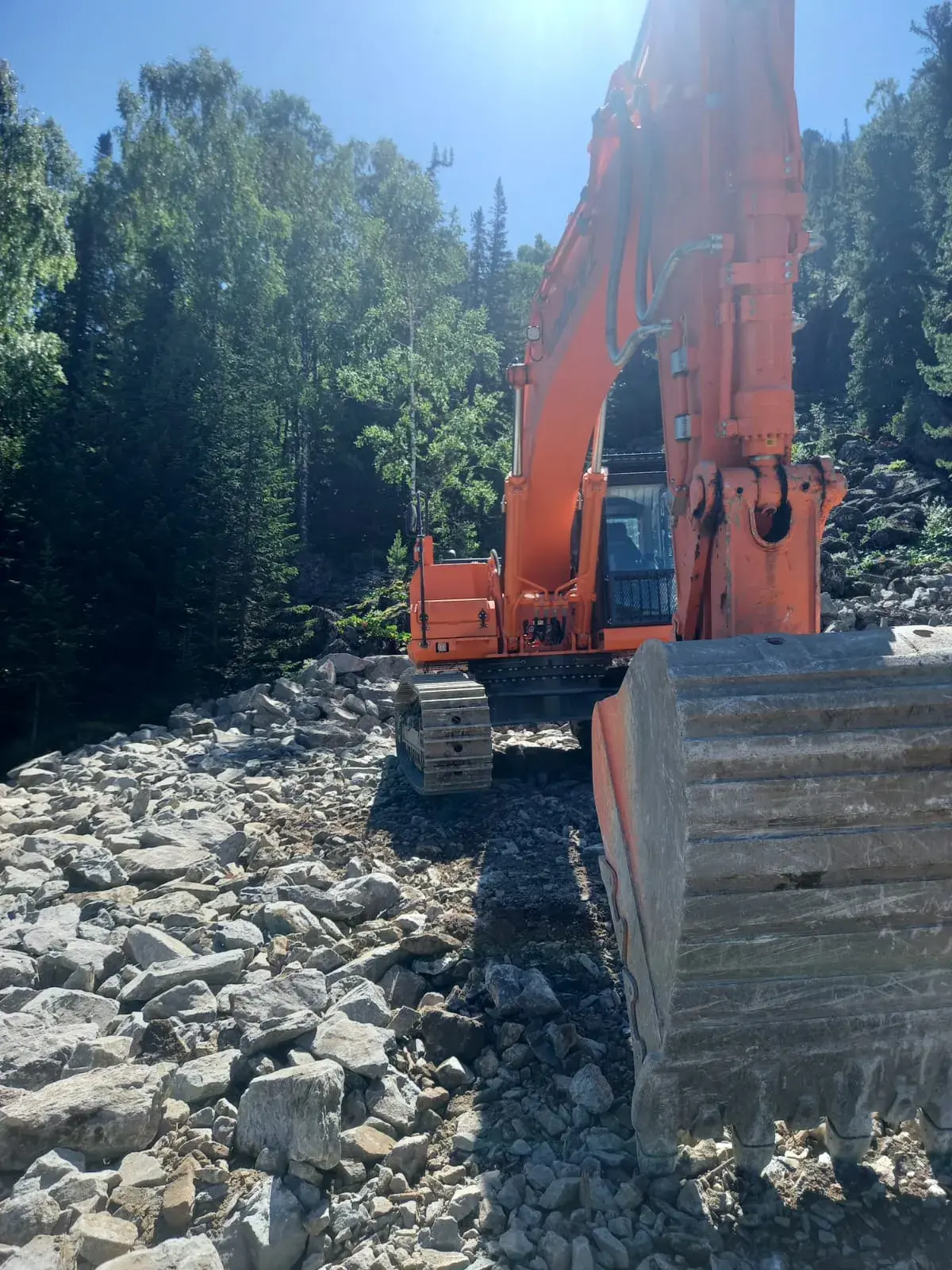 Гусеничный экскаватор LONKING CDM 6396