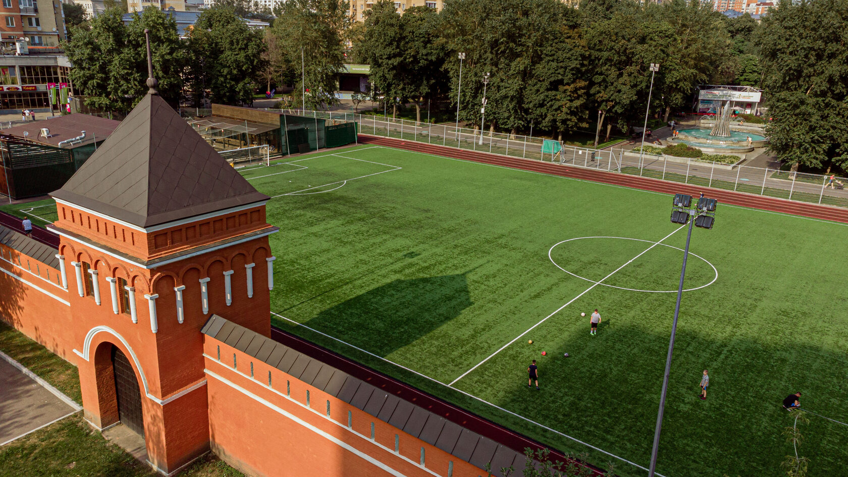 футбольное поле в москве