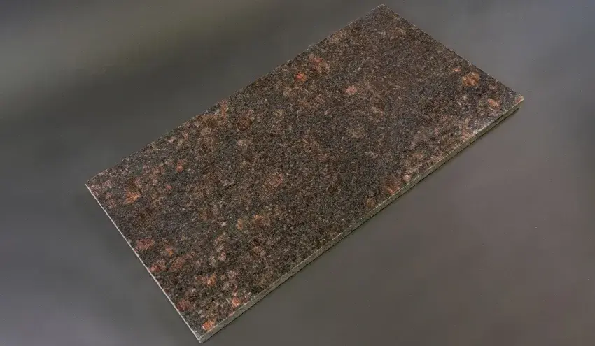 Гранит Coffee time с бордовыми