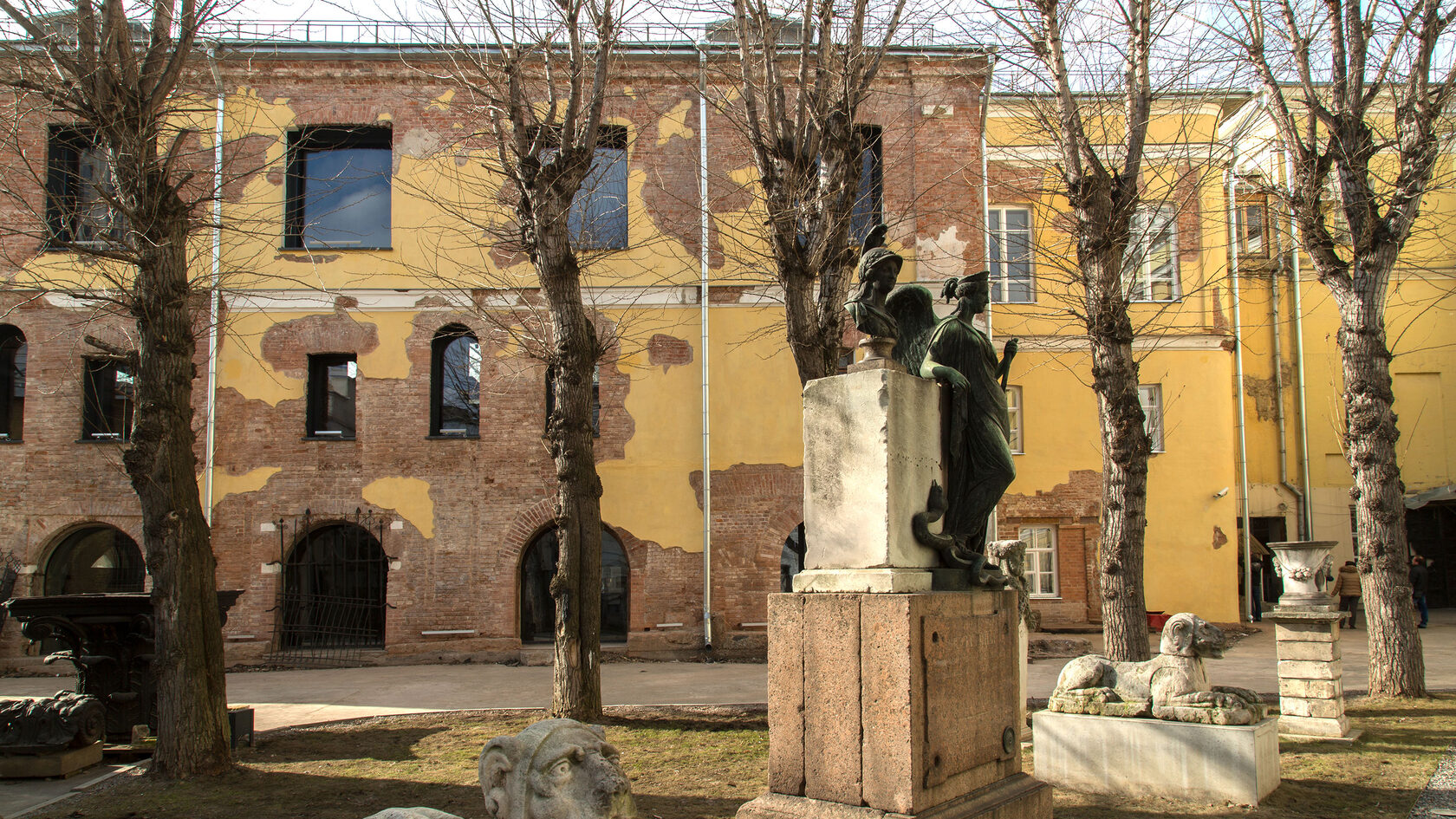 Флигель «Руина» Музея архитектуры имени А. В. Щусева