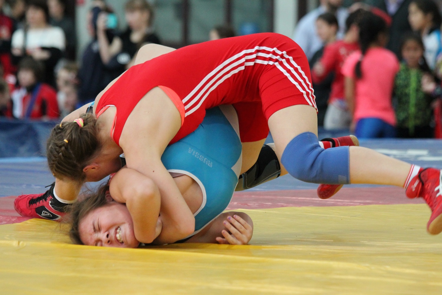 S wrestling. Вольная борьба Иркутск Наталья Воробьева. Вольная борьба туше. Женская Вольная борьба. Мостик в женской борьбе.