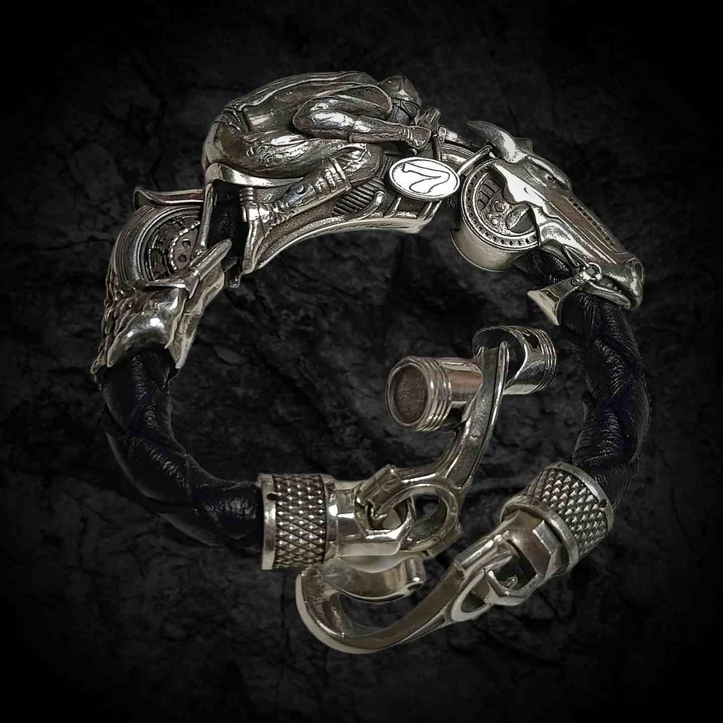 кожаный браслет с серебром, кожаный браслет мужской с серебром, кожаный браслет на руку с серебром