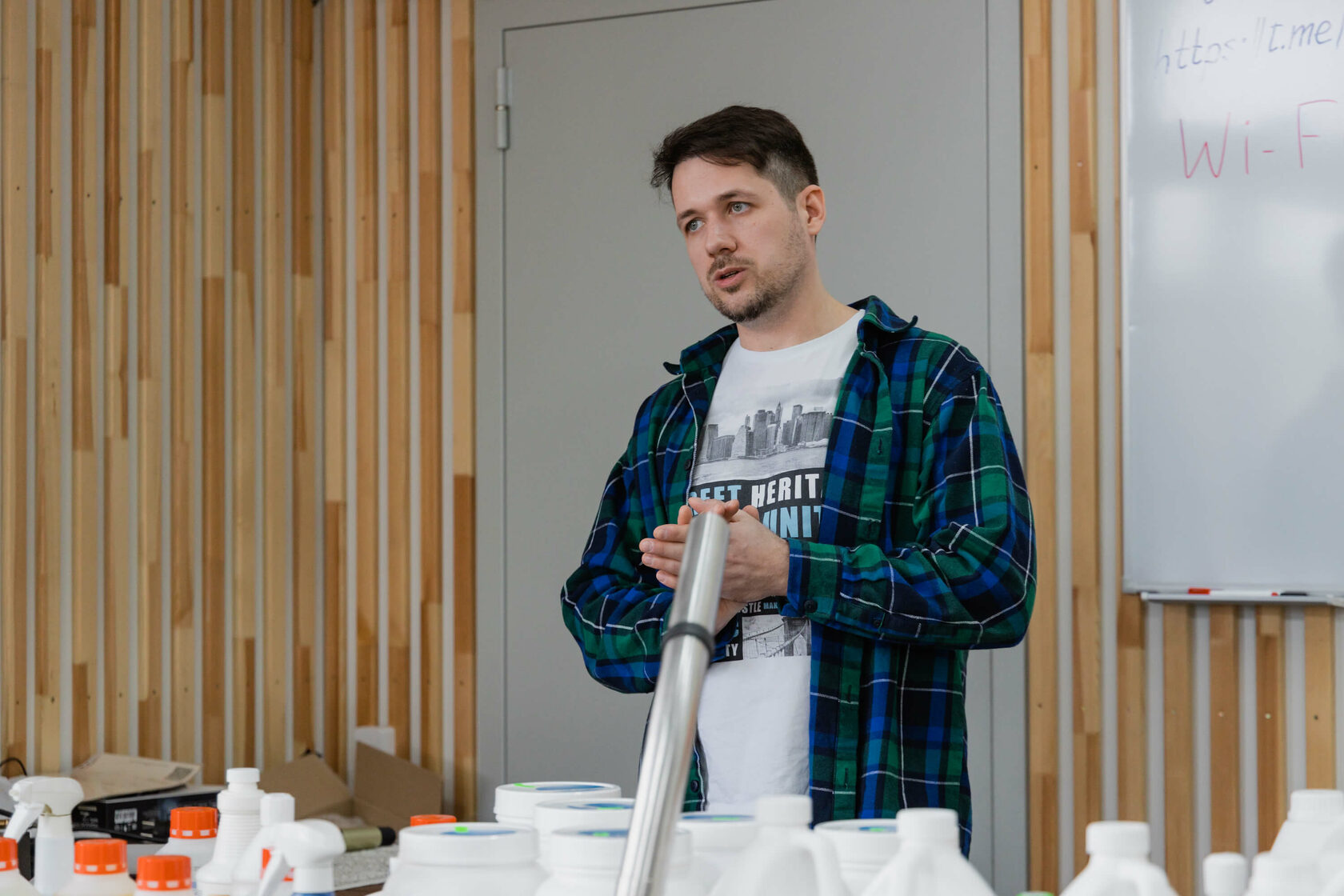 Мастер-классы по мытью остекления и химчистке мебели в Краснодаре