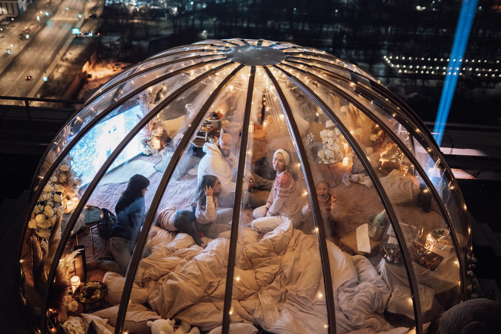 свидание под куполом на крыше москвы. Igloo bar москва красносельская под куполом. ресторан купол на крыше москва. Ritz carlton москва купол. иглу бар на бауманской.