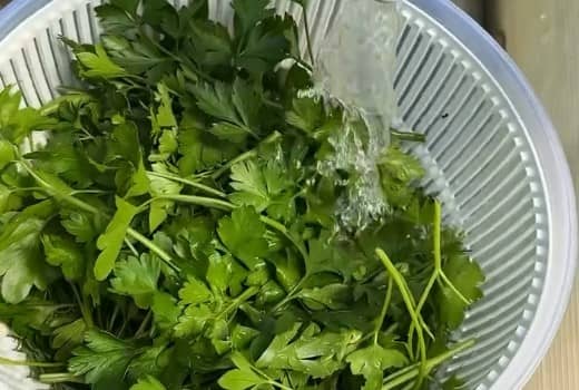 Приготовление ароматной зелёной соли в домашних условиях: шаг 1