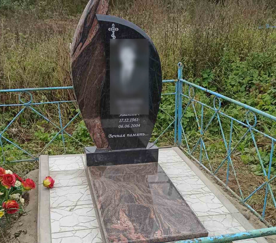 красивый памятник на могилу