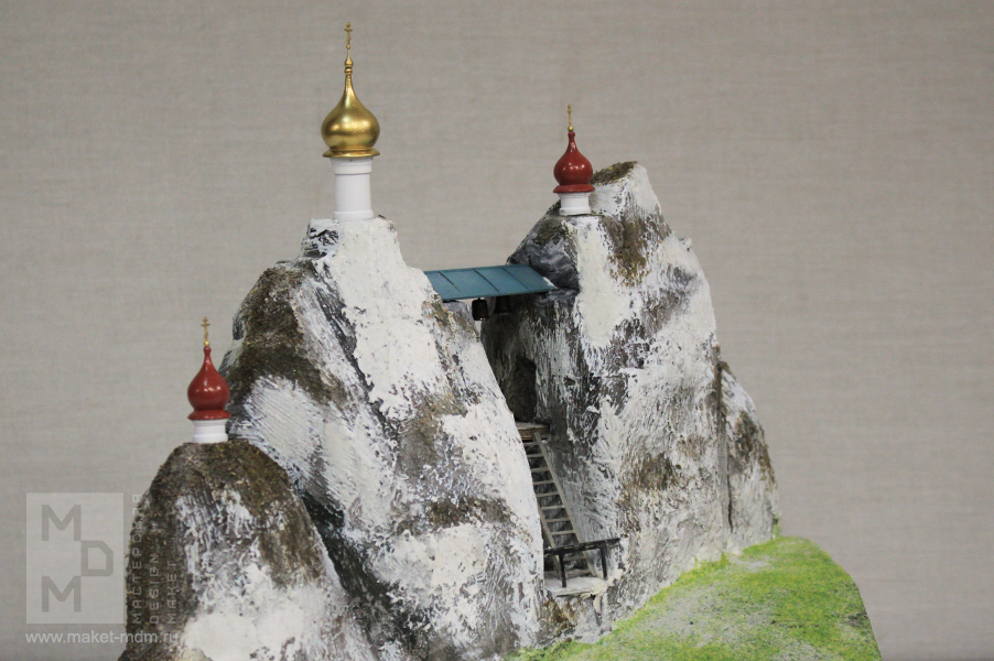 макет Костомаровского пещерного храма