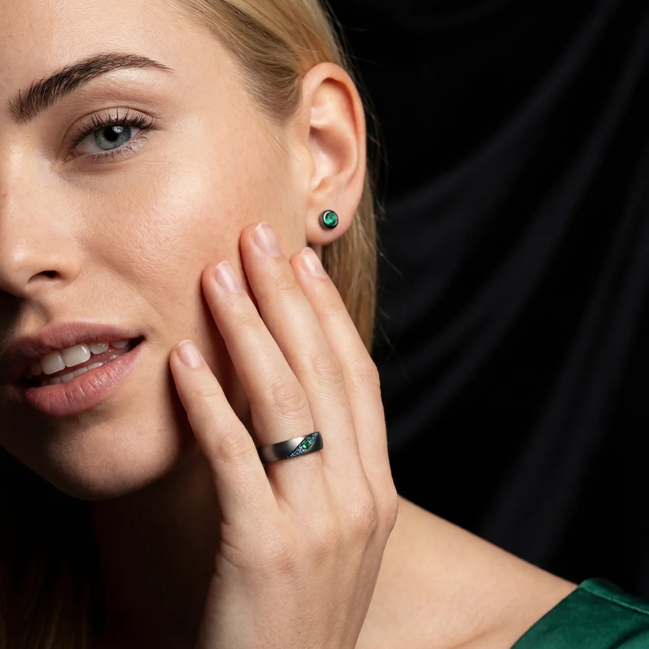 цветные кольца из тантала