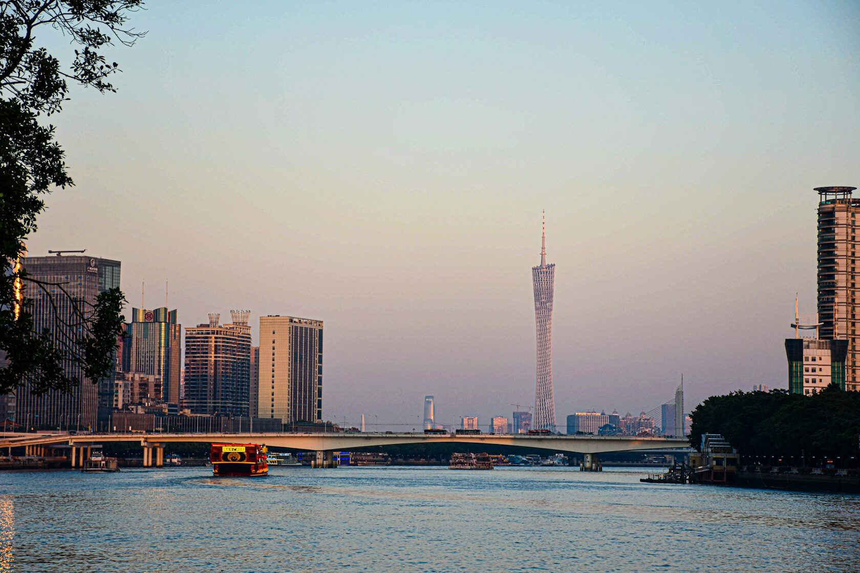 Башня Canton Tower в Гуанчжоу