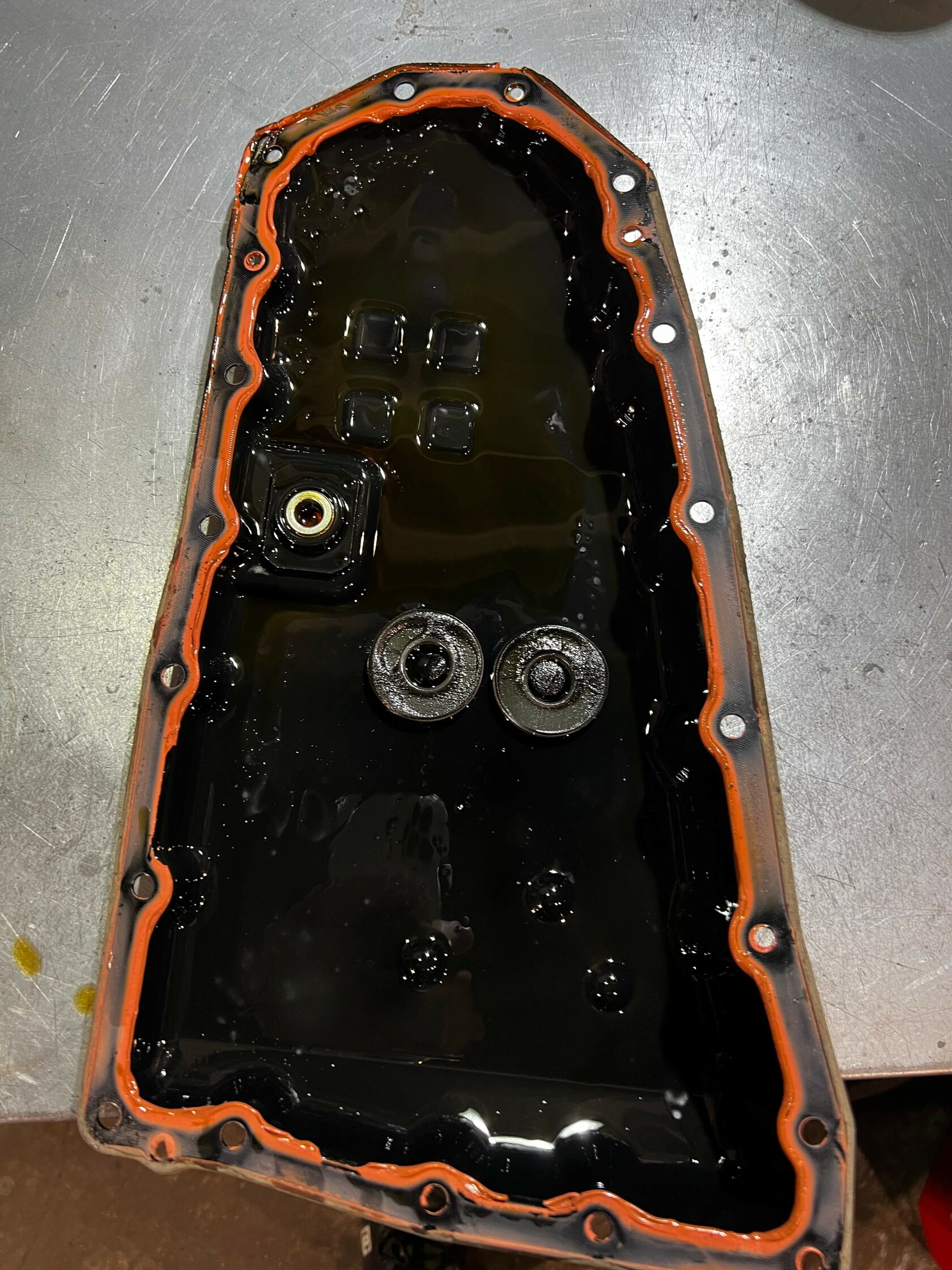 Осмотр поддона Состояние поддона и магнитов вариатора