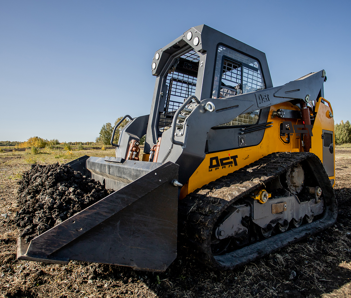 Мини-погрузчик гусеничный ДСТ