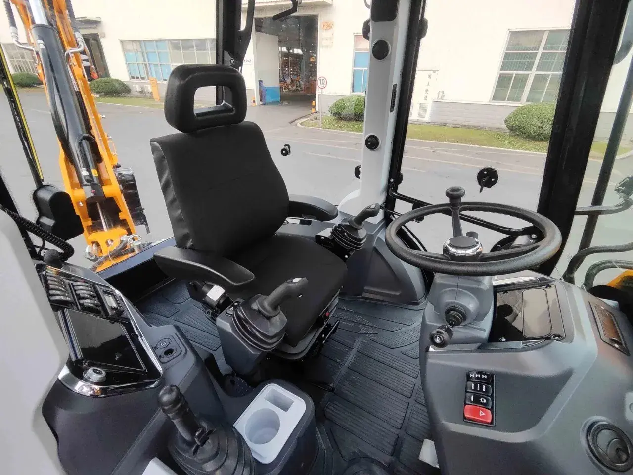 Экскаватор-погрузчик LONKING CDM 84C