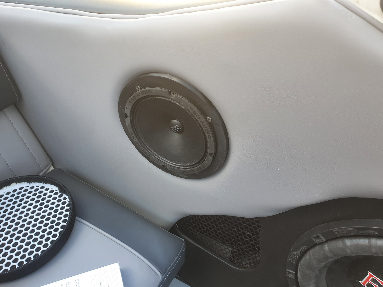 установка музыки в катер лодку яхту