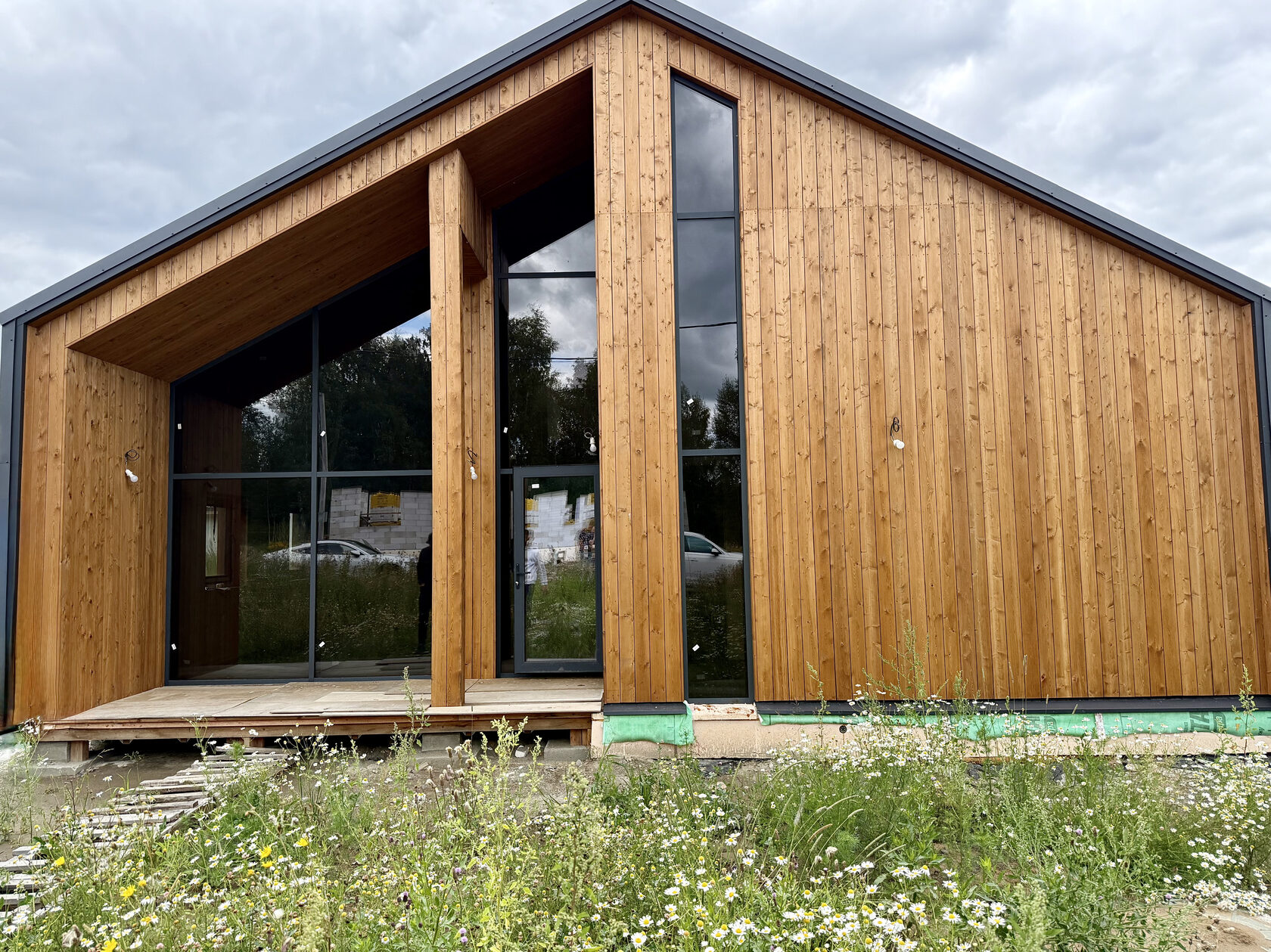 BARN 104