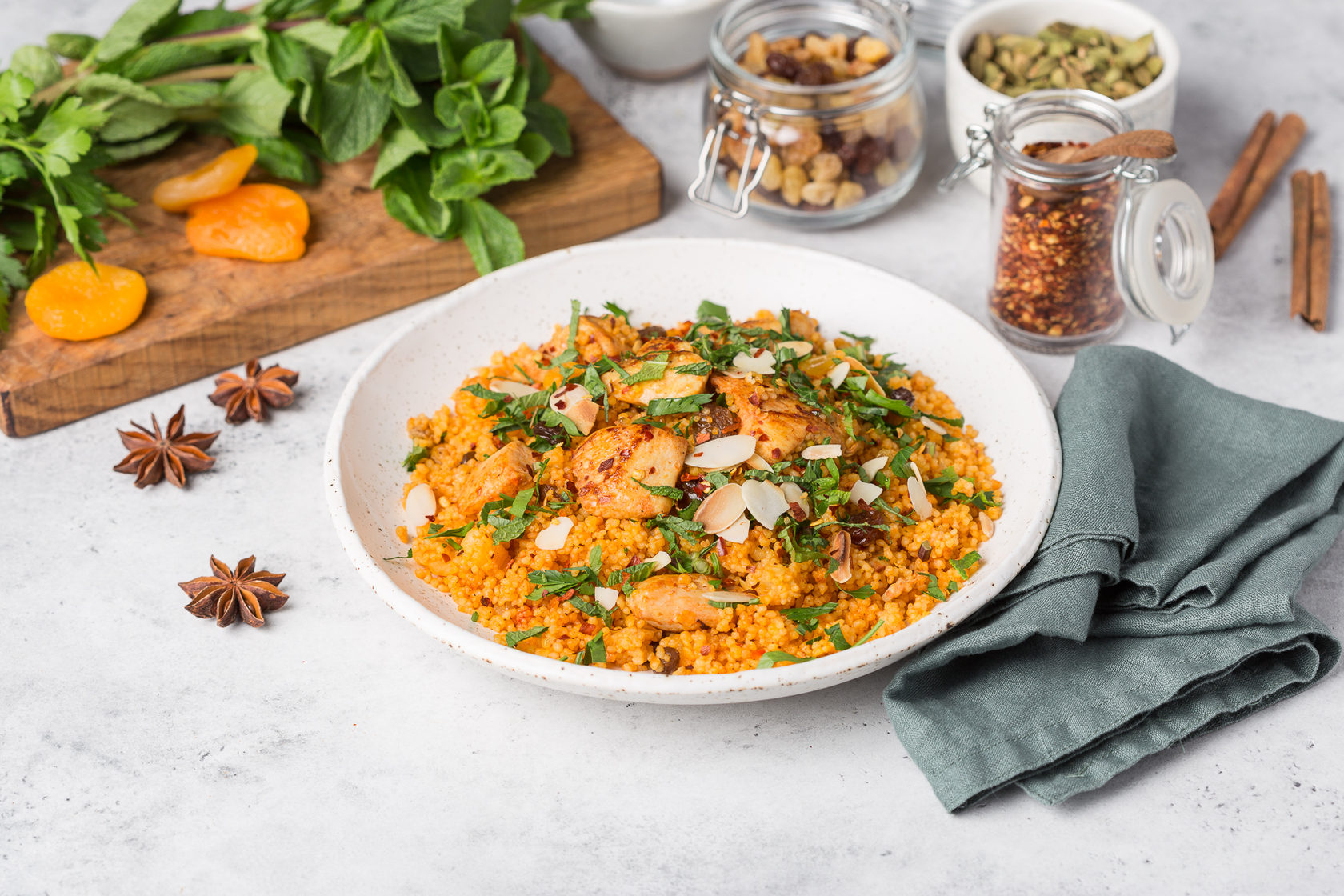 Таджин с курицей и кускусом – рецепт приготовления с фото | Elementaree