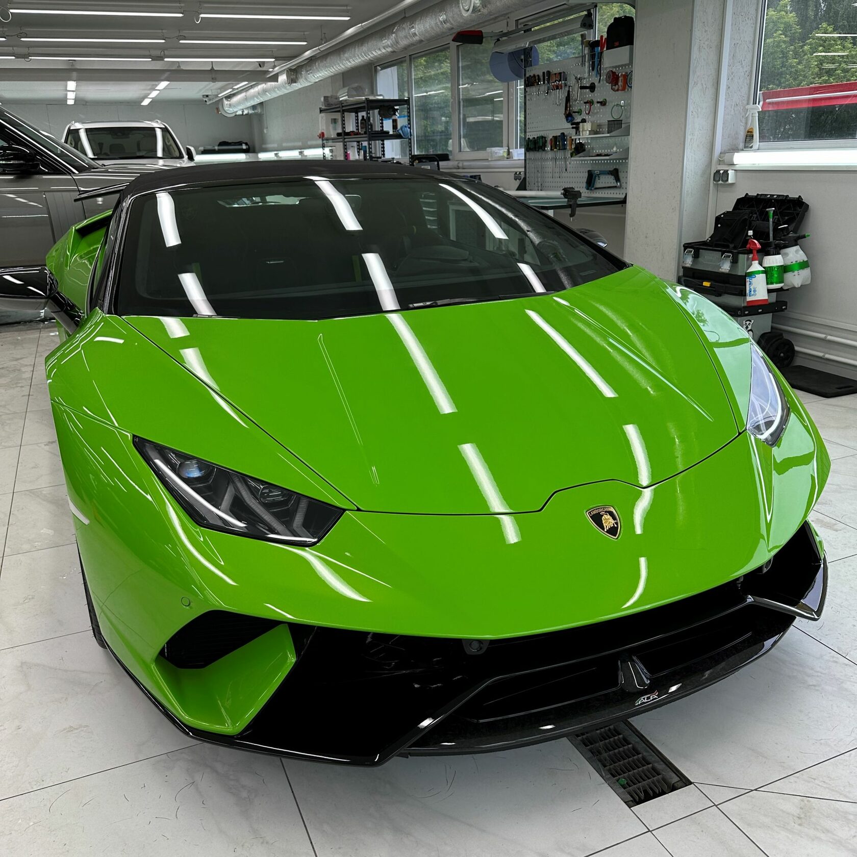 Lamborghini Huracán и все ее 80 деталей кузова под защитой