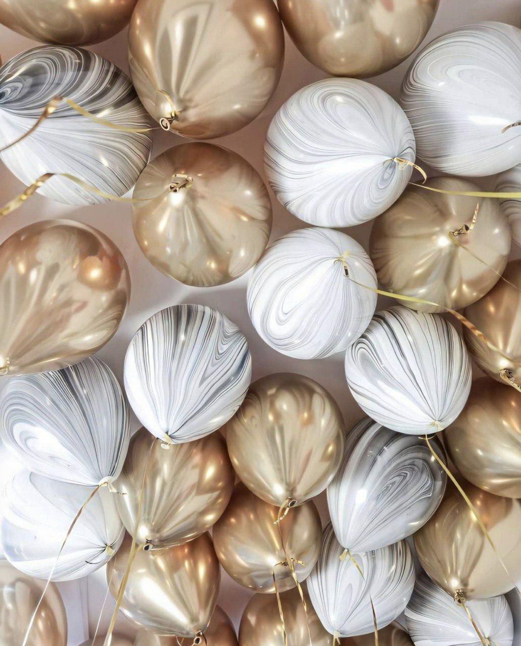Шары под потолок «Мрамор и золото»