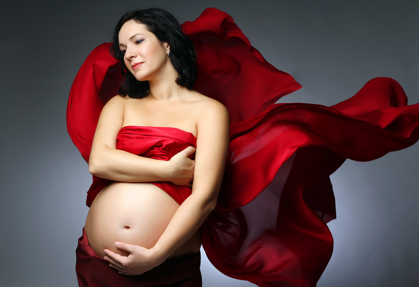 Фотосессия беременности красный