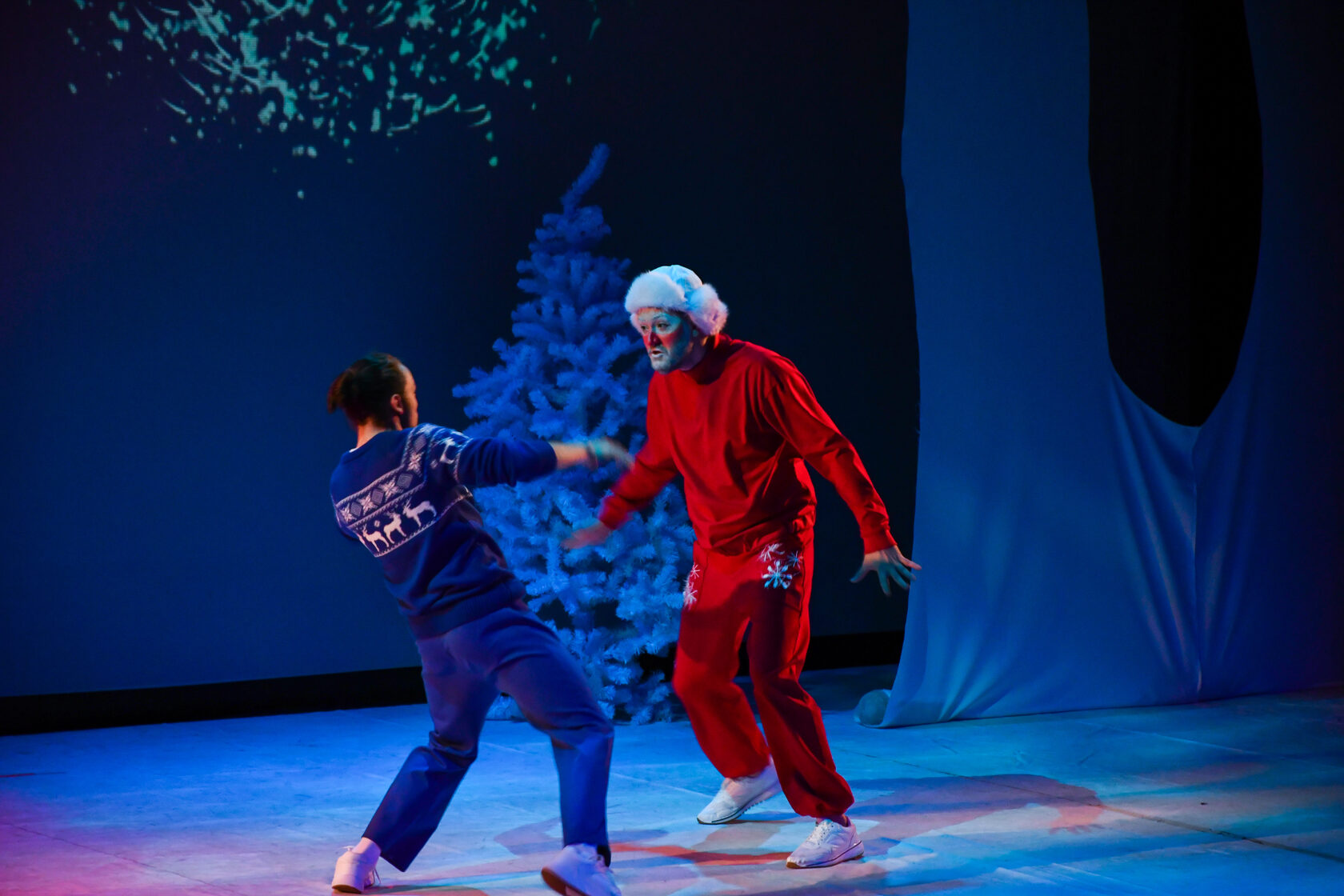 Культшоу. Культшоу. Культшоу. Культшоу. Гитис два мороза новогодняя елка фото.