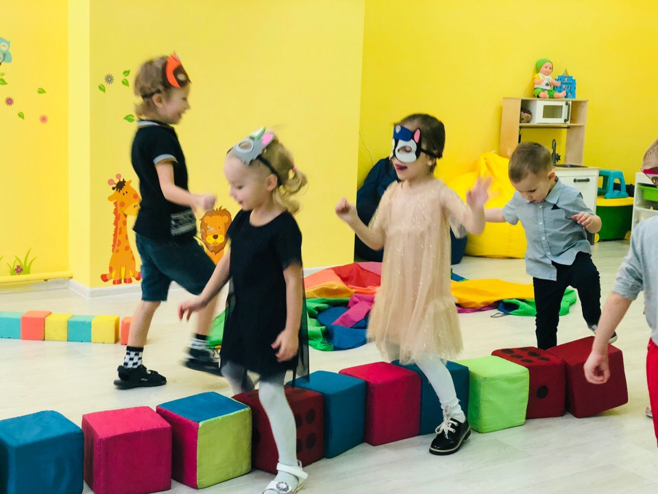 Публикация «Фотоотчет „Дети играют в детском саду“» размещена в разделах
