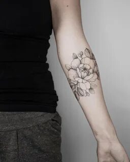 Татуировка на пион - красота и символизм