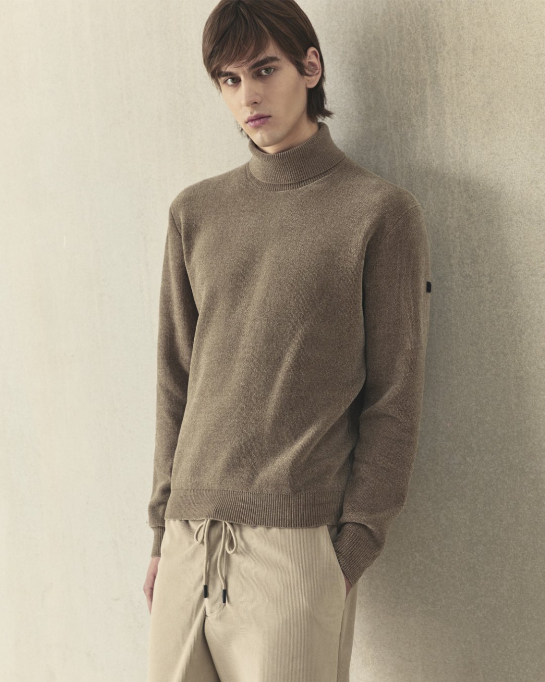 SH ZERO Autumn-Winter 2026-27: olive chenille high-neck sweater