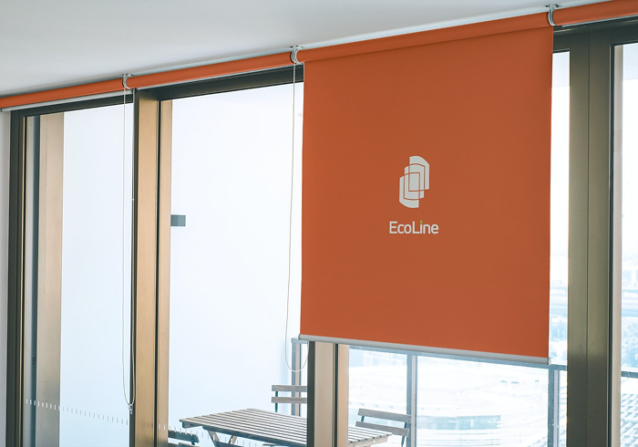 Логотип EcoLine на оконном роликовом жалюзи