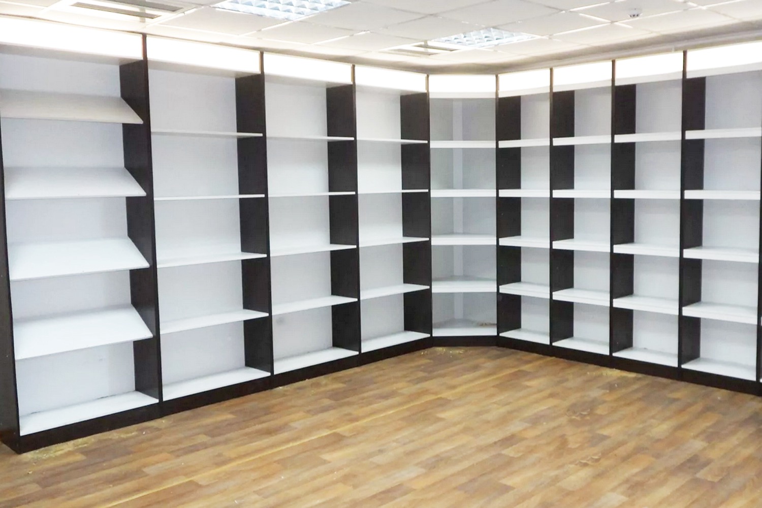 Торговая мебель в Калининграде