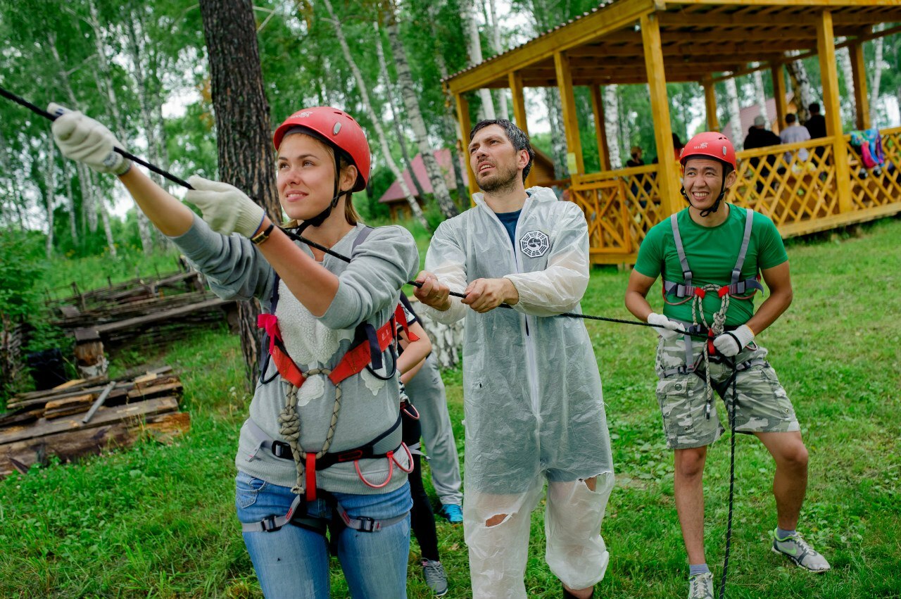 Активная компания. Экосапиенс. База Экосапиенс Новосибирск. Поляна ECOSAPIENS. Зона активного отдыха.