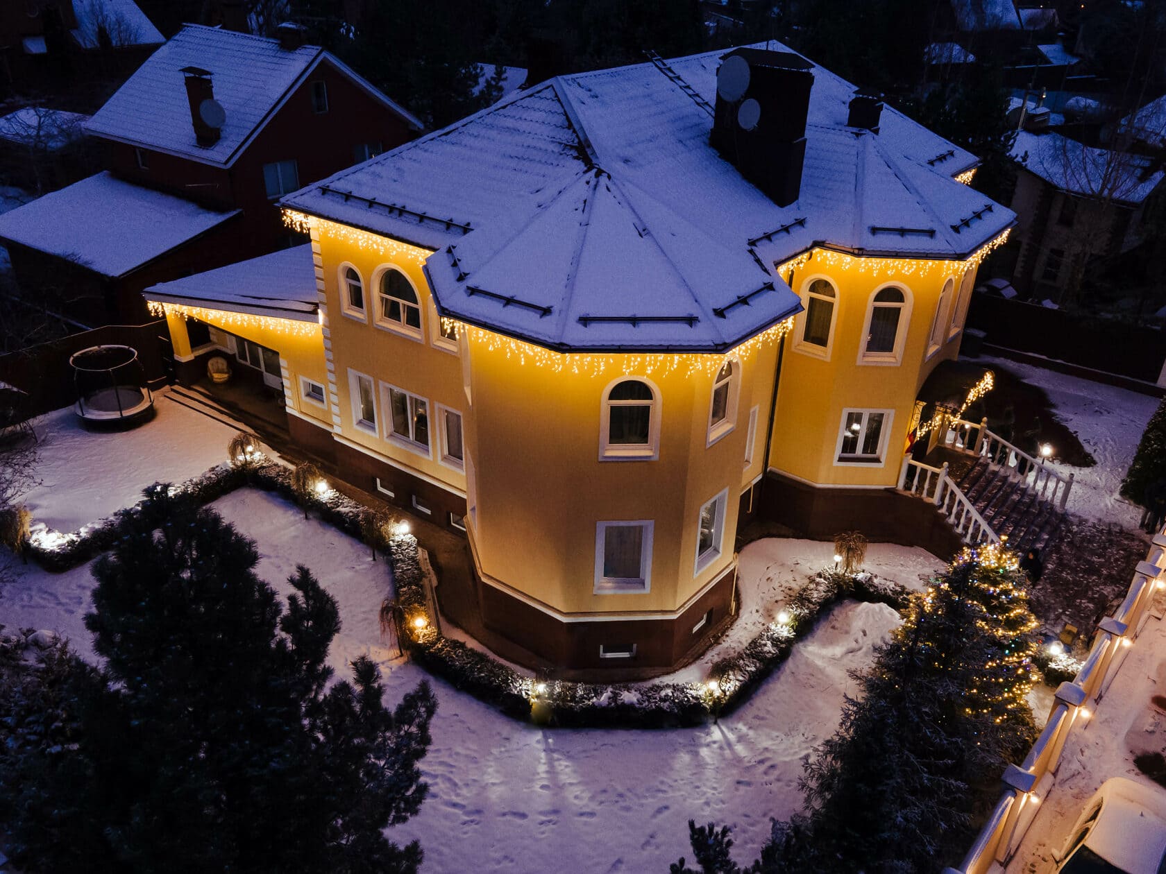 Архитектурное освещение фасада дома