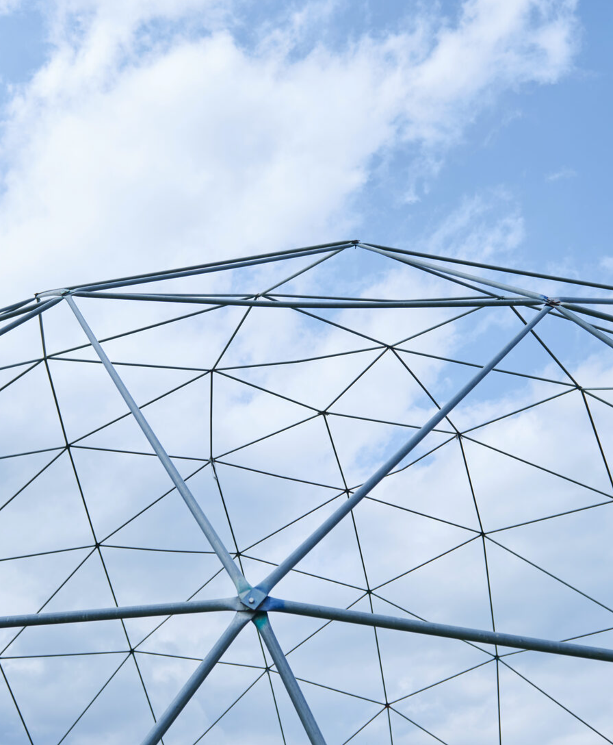 изготовление стеклянных навесов