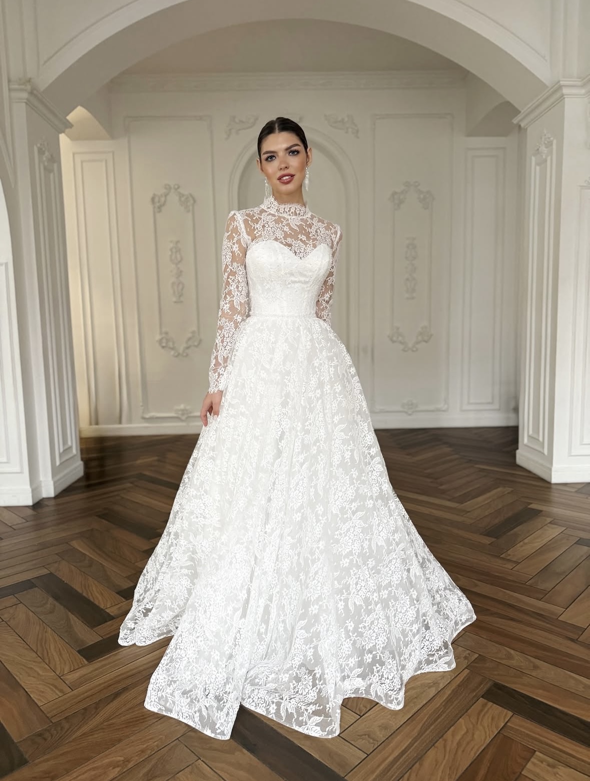 платье свадебное с кружевным корсетом