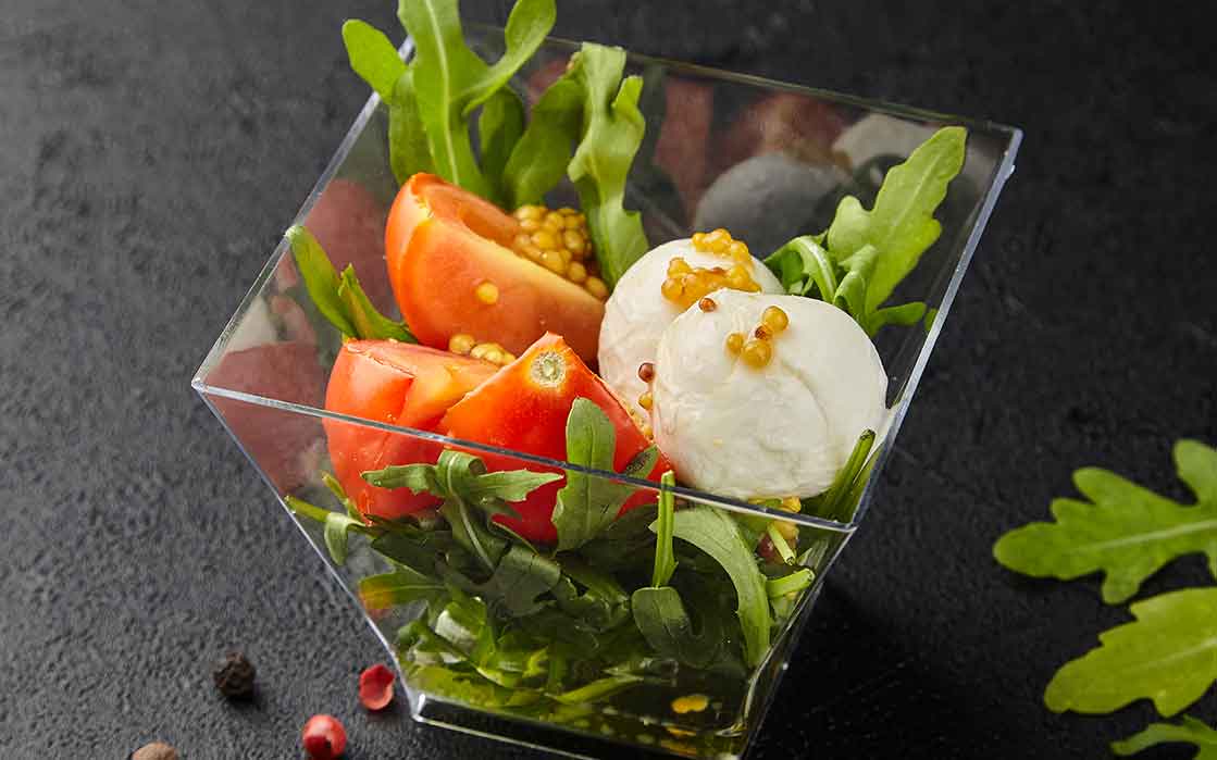 салат в креманке