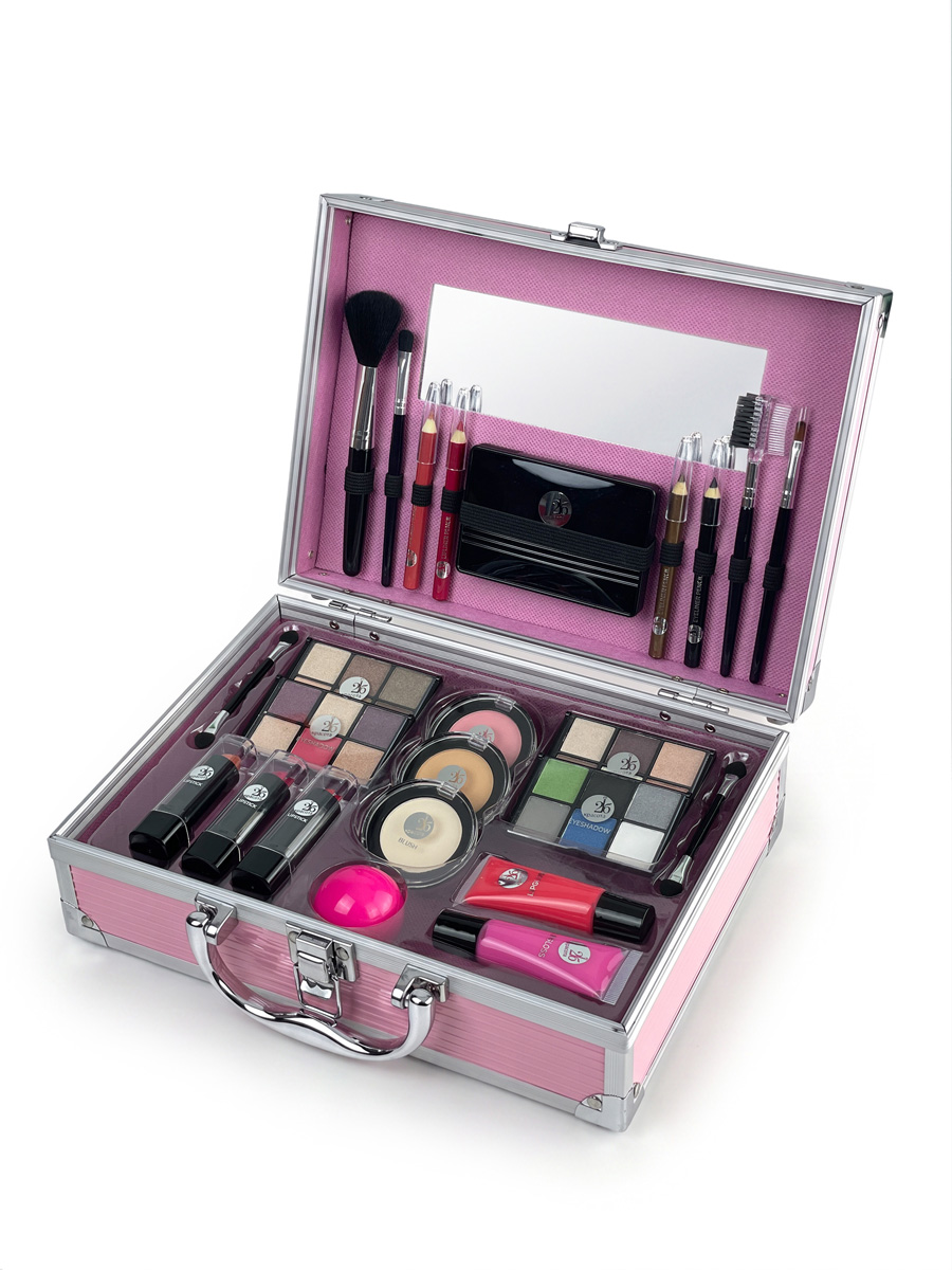 STYLE Pink — набор декоративной косметики, ракурс 2
